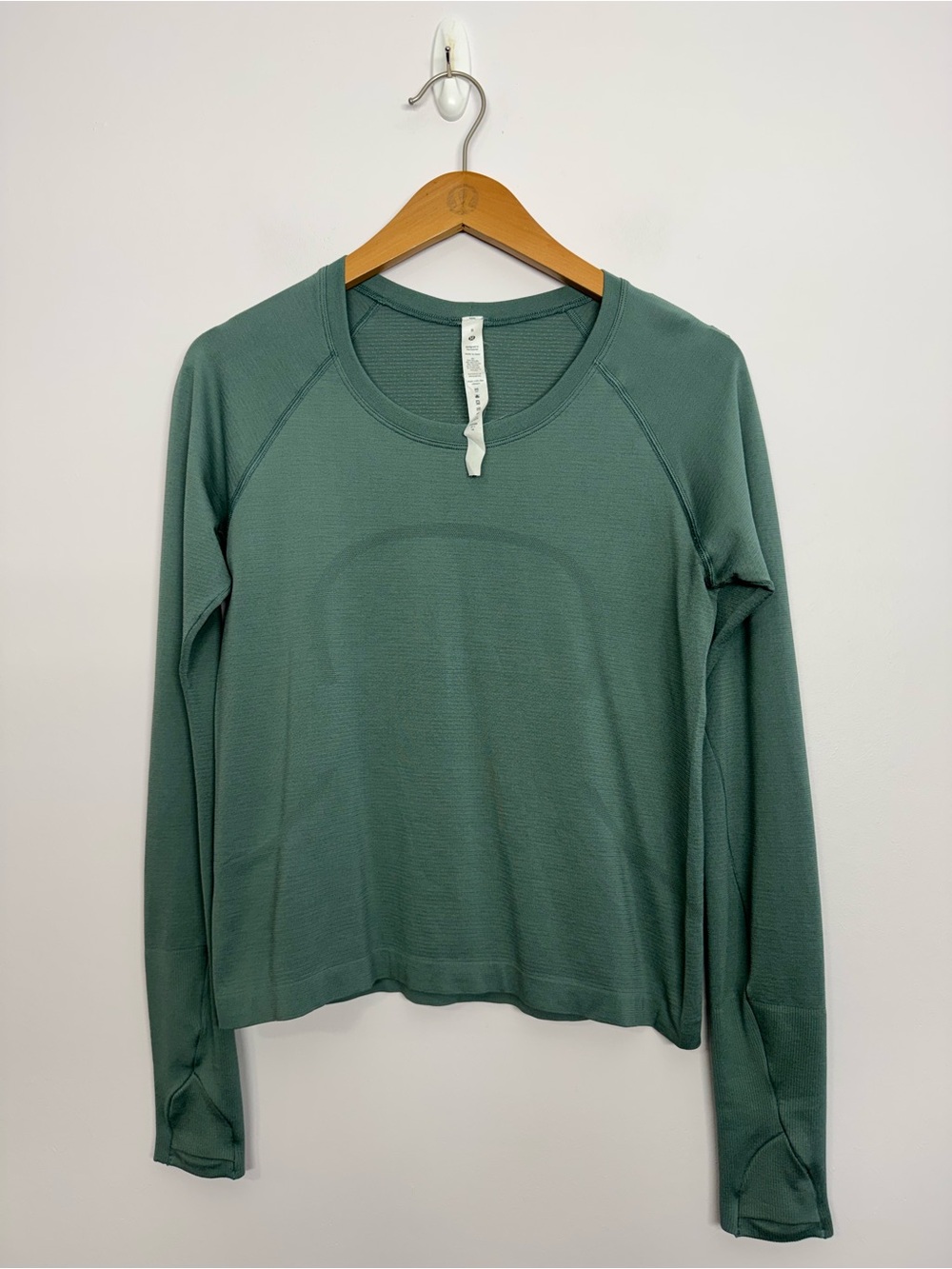 112: Lululemon Swiftly Tech Long Sleeve Shirt Race Length Tidewater Teal Size 8